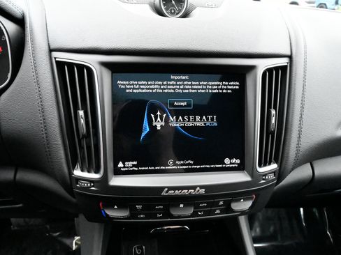 Used 2020 Maserati Levante S AWD/4WD image 27