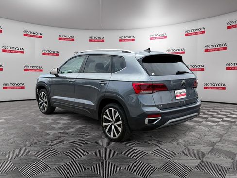 Used 2024 Volkswagen Taos SE FWD image 7