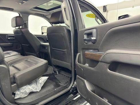 Used 2019 GMC Sierra 3500 Denali AWD/4WD image 32