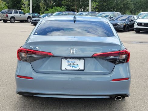 Used 2023 Honda Civic Sport image 5