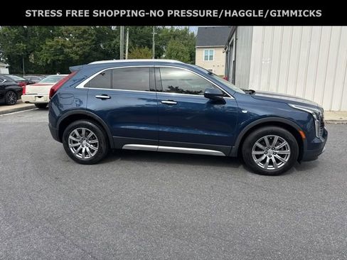 Used 2019 Cadillac XT4 Premium Luxury image 2