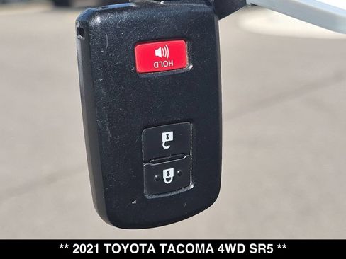 Used 2021 Toyota Tacoma SR5 AWD/4WD image 29
