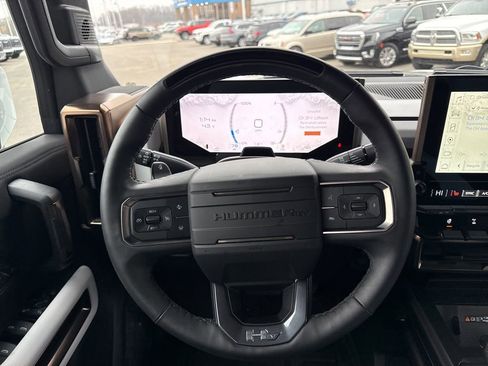 Used 2024 GMC Hummer EV 2X w/ Extreme Off-Road Package AWD/4WD image 15