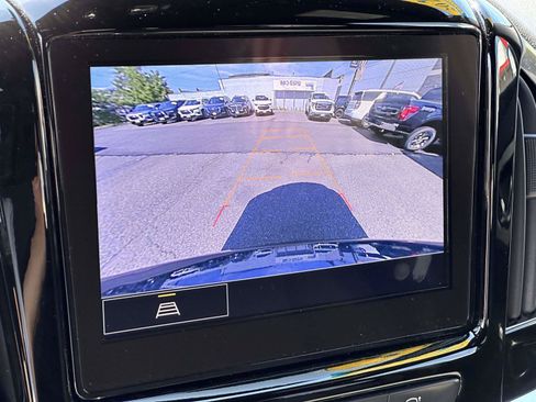 Used 2023 Chevrolet Traverse LT FWD image 30