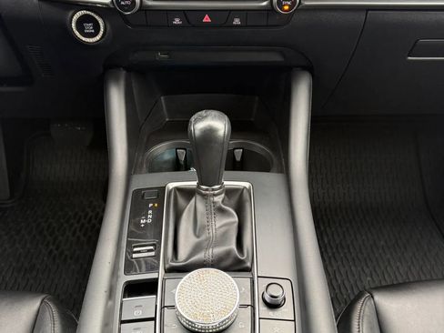 Used 2021 MAZDA MAZDA3 s image 24