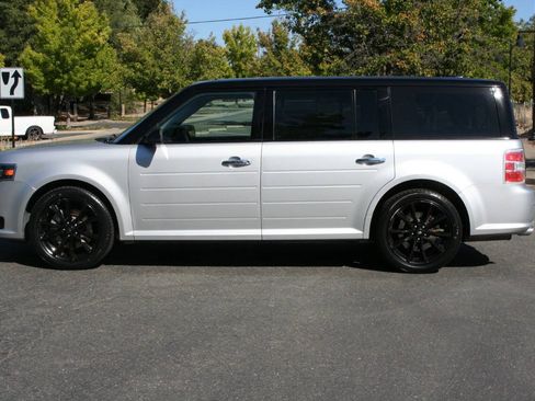 Used 2019 Ford Flex Limited w/ Limited Appearance Package AWD/4WD image 7