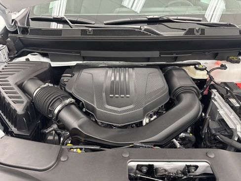New 2026 Chevrolet Traverse LT w/ Sun and Wheel Package FWD image 39