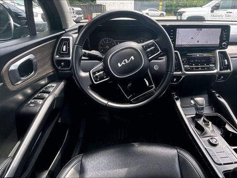 Used 2023 Kia Sorento S w/ Panoramic Sunroof Package AWD/4WD image 17