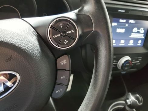 Used 2019 Kia Soul + image 14