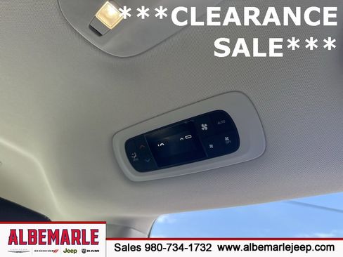 Used 2022 Chrysler Pacifica Touring-L image 38