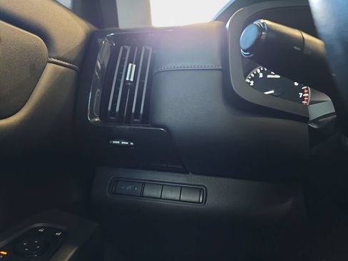 Used 2024 Nissan Pathfinder S AWD/4WD image 26