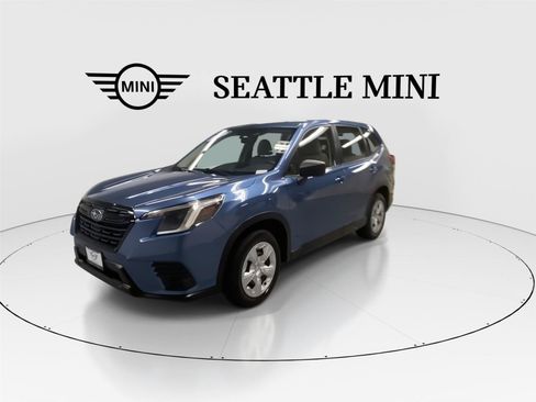 Used 2023 Subaru Forester AWD/4WD image 5