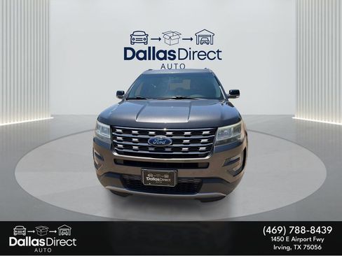 Used 2016 Ford Explorer XLT w/ Equipment Group 202A FWD image 3