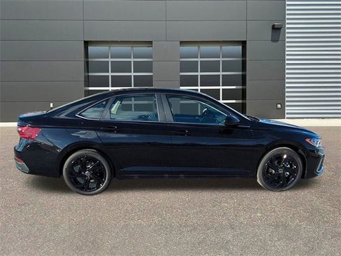 New 2026 Volkswagen Jetta SE image 8