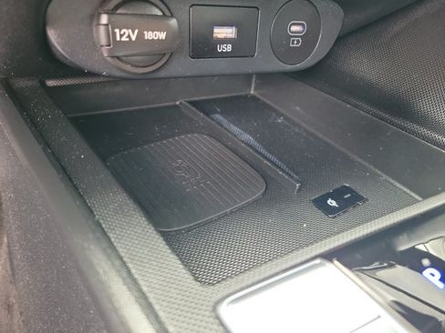 Used 2025 Hyundai Elantra Limited FWD image 14