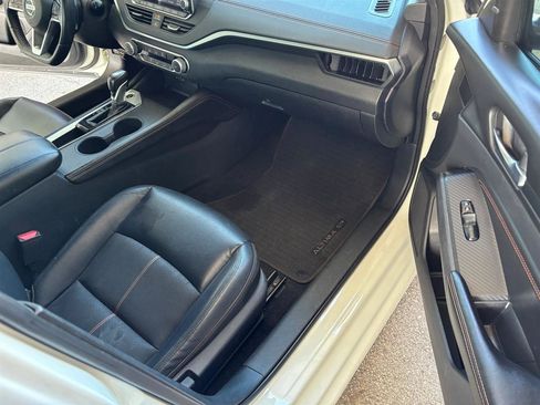 Used 2019 Nissan Altima 2.5 SR FWD image 10