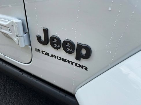 New 2026 Jeep Gladiator Sport image 22