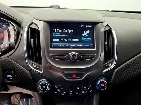 Used 2018 Chevrolet Cruze LT w/ Convenience Package image 16