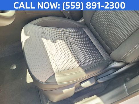 Used 2025 Chevrolet Trax LT FWD image 11