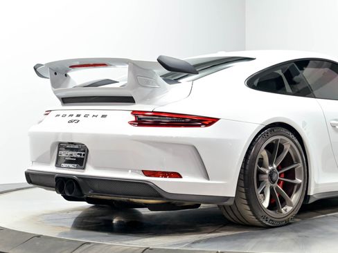 Used 2018 Porsche 911 GT3 RWD image 17