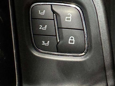 Used 2022 Ford F150 Lariat w/ Equipment Group 502A High image 10