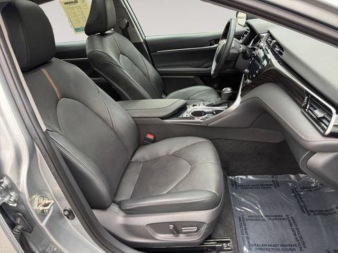 Used 2020 Toyota Camry XLE w/ Driver Assist Package FWD image 15