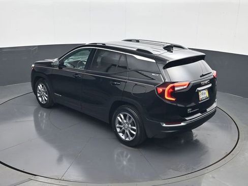 Used 2022 GMC Terrain SLT w/ Infotainment Package II FWD image 19