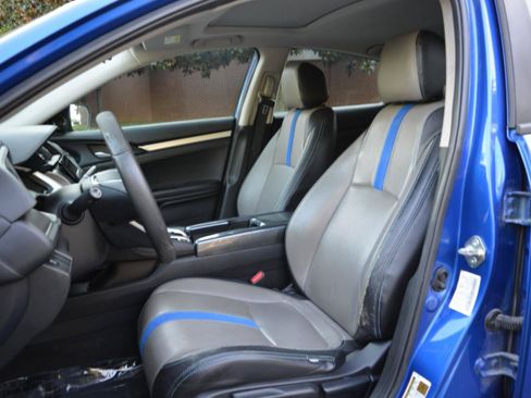 Used 2017 Honda Civic EX image 10