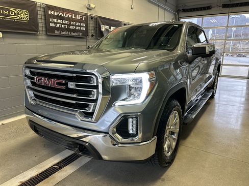 Used 2021 GMC Sierra 1500 SLT w/ SLT Premium Package image 3