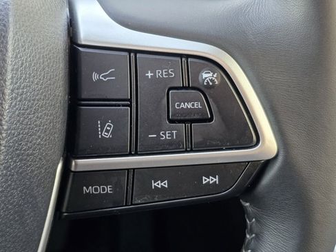 Used 2025 Toyota Highlander XLE image 15