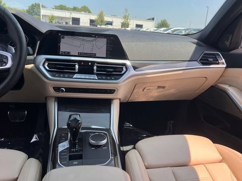 Used 2020 BMW 330i Sedan w/ M Sport Package RWD image 15