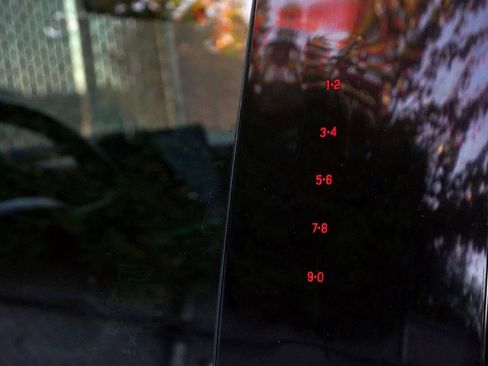 Used 2024 Ford Expedition Limited image 11