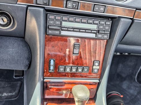 Used 1988 Mercedes-Benz 560 SL image 44