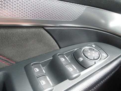 Used 2018 Ford Explorer XLT w/ Equipment Group 202A AWD/4WD image 28