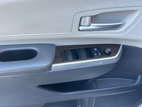 Used 2021 Toyota Sienna XLE w/ XLE Plus Package image 12