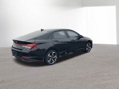 Used 2023 Hyundai Elantra SEL w/ Convenience Package image 9
