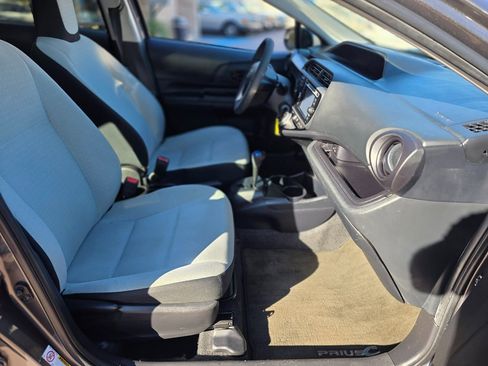 Used 2018 Toyota Prius Prime Plus image 15