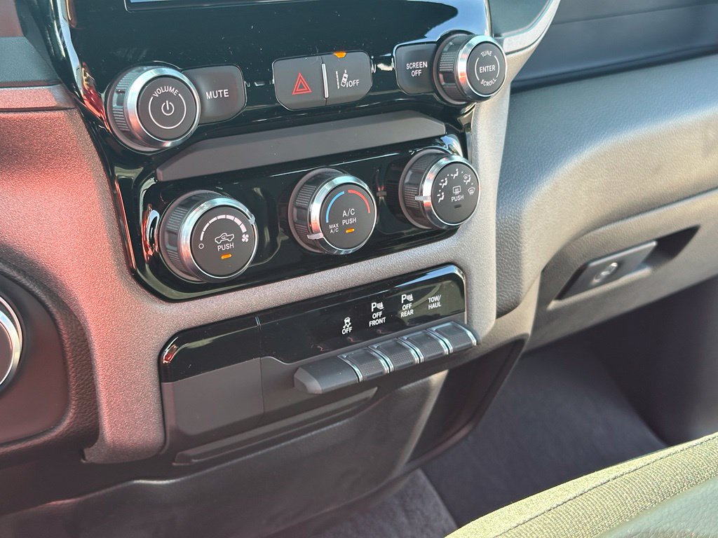 New 2026 RAM 1500 Express RWD image 32