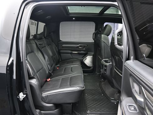 Used 2020 RAM 1500 Limited w/ Black Appearance Package AWD/4WD image 12