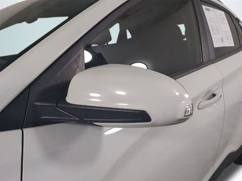 Used 2018 Hyundai Kona SEL w/ SEL Tech Package 02 FWD image 12