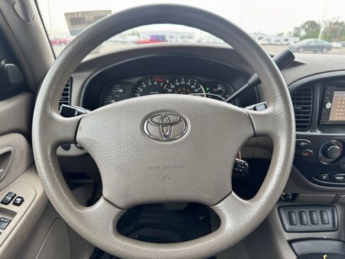 Used 2007 Toyota Sequoia SR5 image 26