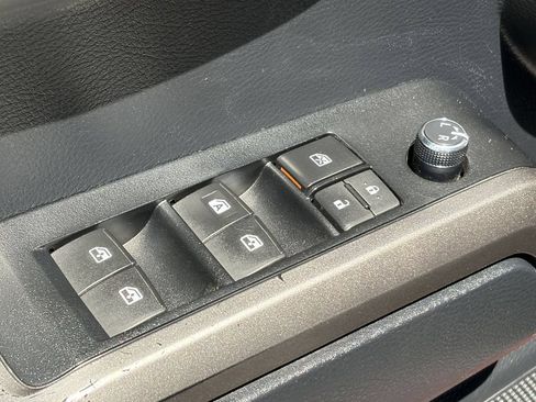 Certified 2018 Toyota Tacoma SR5 RWD image 26