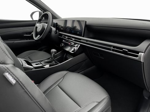 Certified 2025 Hyundai Santa Cruz SEL image 14