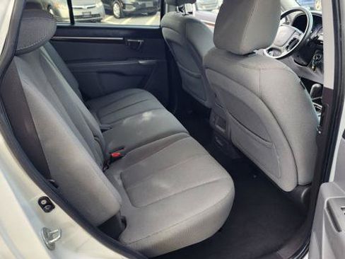 Used 2010 Hyundai Santa Fe GLS FWD image 16