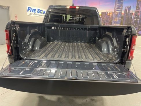 New 2026 RAM 1500 4x4 Crew Cab image 32