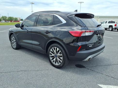 Used 2020 Ford Escape Titanium w/ Titanium Premium Package 2.0 AWD/4WD image 6