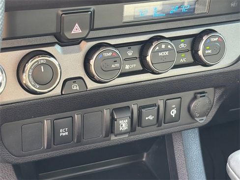 Used 2023 Toyota Tacoma TRD Off-Road image 25