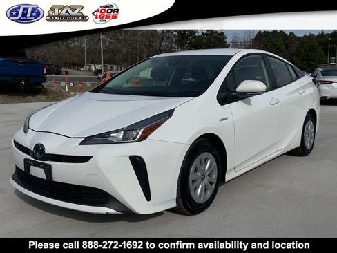 Used 2019 Toyota Prius L Eco image 3