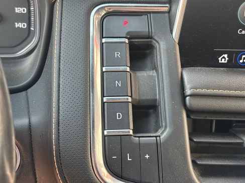 Used 2021 GMC Yukon XL AT4 w/ Rear Media and Nav Package AWD/4WD image 15