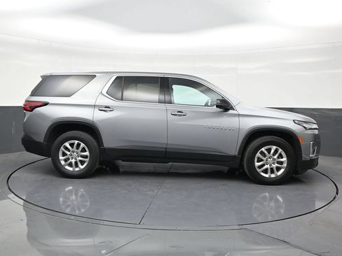 Used 2023 Chevrolet Traverse LS FWD image 6
